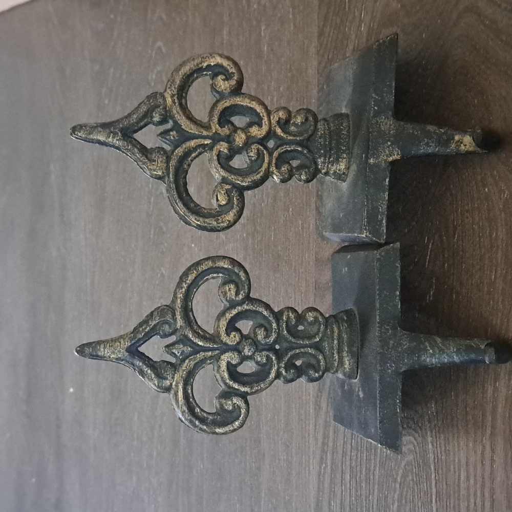 Decorative Black and Gold Fleur-de-Lis Wall Hooks
